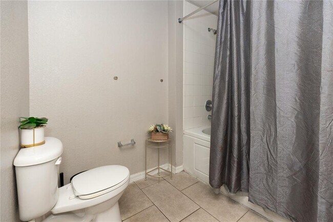 Building Photo - 4008 San Sebastian Dr