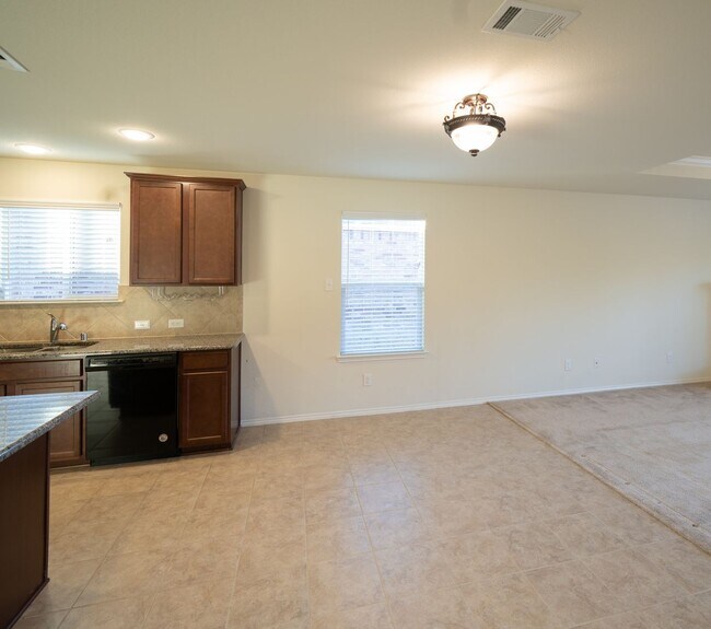 Building Photo - 140 Waxberry Dr