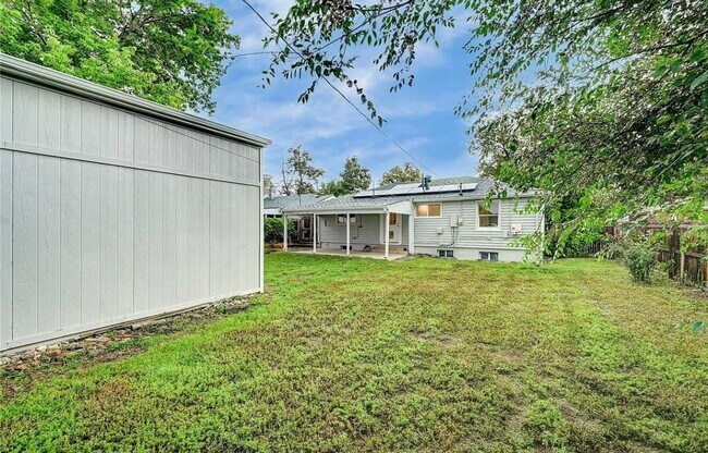 Building Photo - Charming 2 Bedroom Home – Pets Welcome!