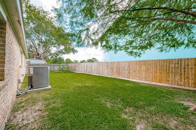 Building Photo - 1623 Cherry Ridge Dr