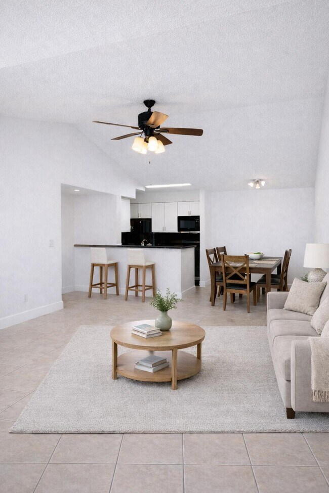 Building Photo - 2926 S University Dr