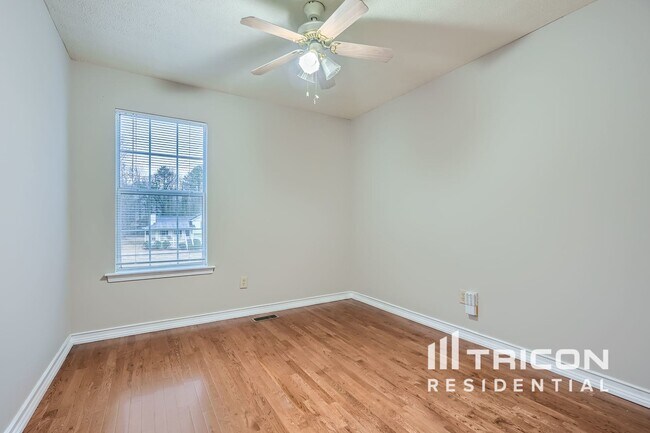 Building Photo - 377 Deering Dr