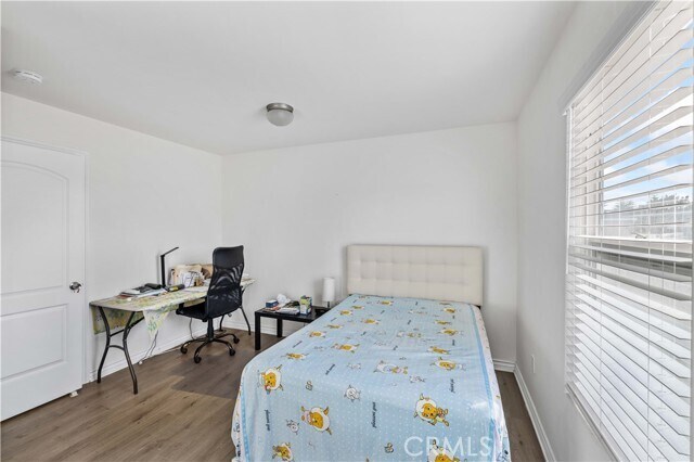 Building Photo - 1046 W 253rd St