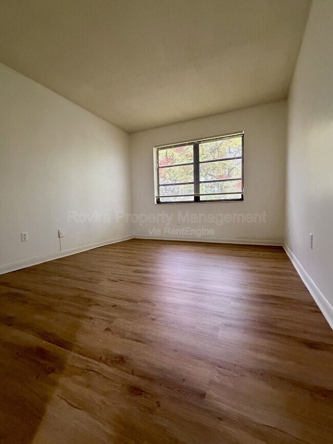 Building Photo - 8660 SW 149th Ave