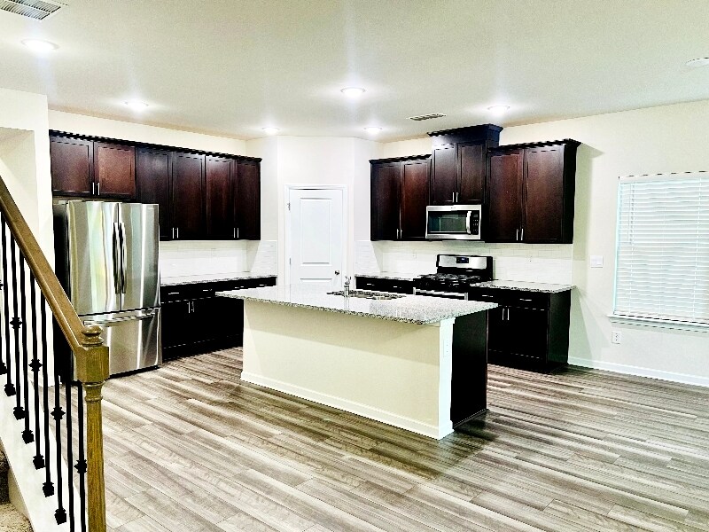 Building Photo - 4829 Dufour Dr