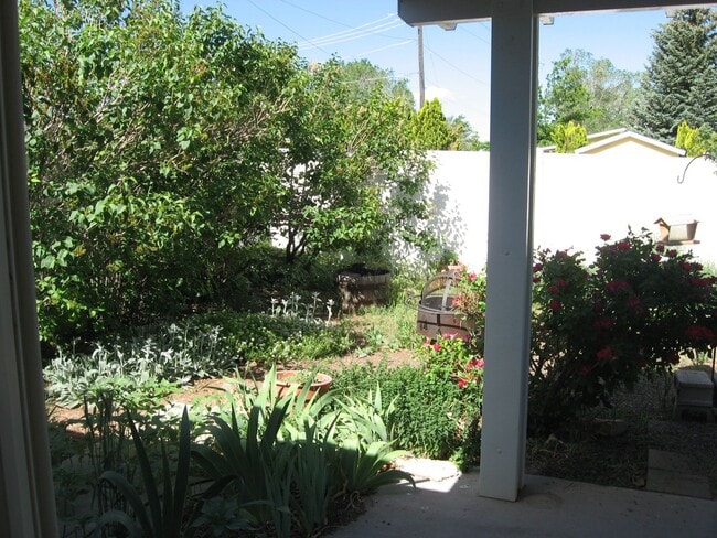 Building Photo - 3 Bed 2 Bathroom Home in Cedar City
