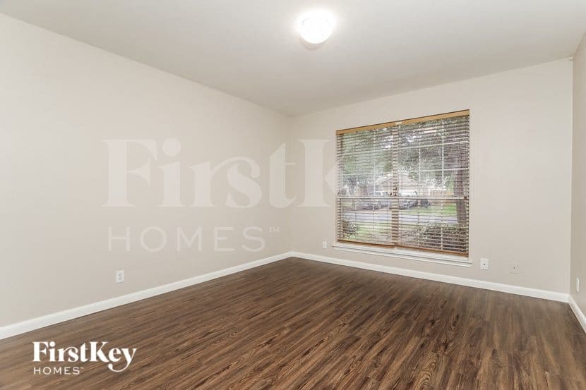 Building Photo - 237 Val Verde Dr