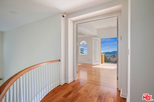 Building Photo - 16800 Calle Montecito