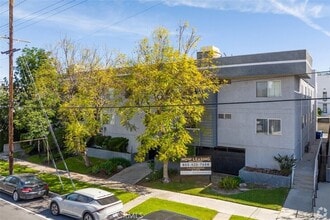 Building Photo - 4406 Cahuenga Blvd