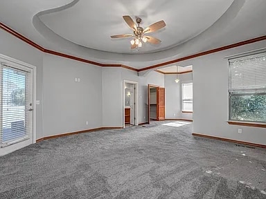 Building Photo - 204 S Riverside Dr