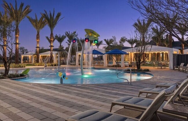 Building Photo - Move In Ready!stunning 3 bedroom, 2.5 bathroom home located in Phoenix!