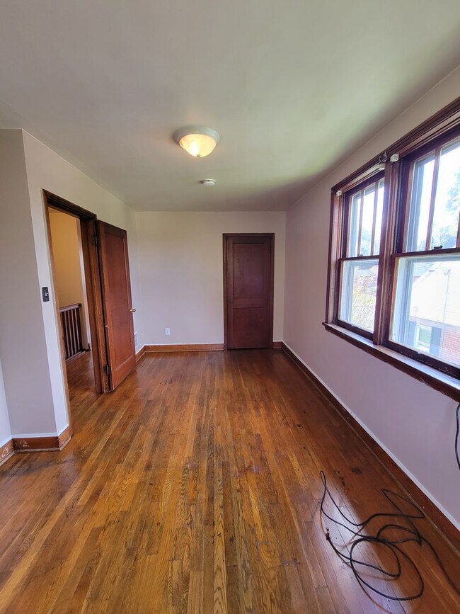 Building Photo - 471-475 Heintzelman Avenue