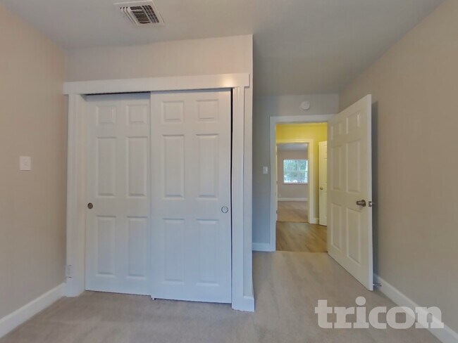 Building Photo - 904 Bidwell St