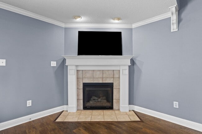 Building Photo - 685 Winchester Dr
