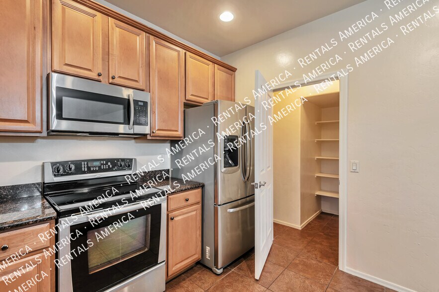 Building Photo - 8261 N Converse Ct