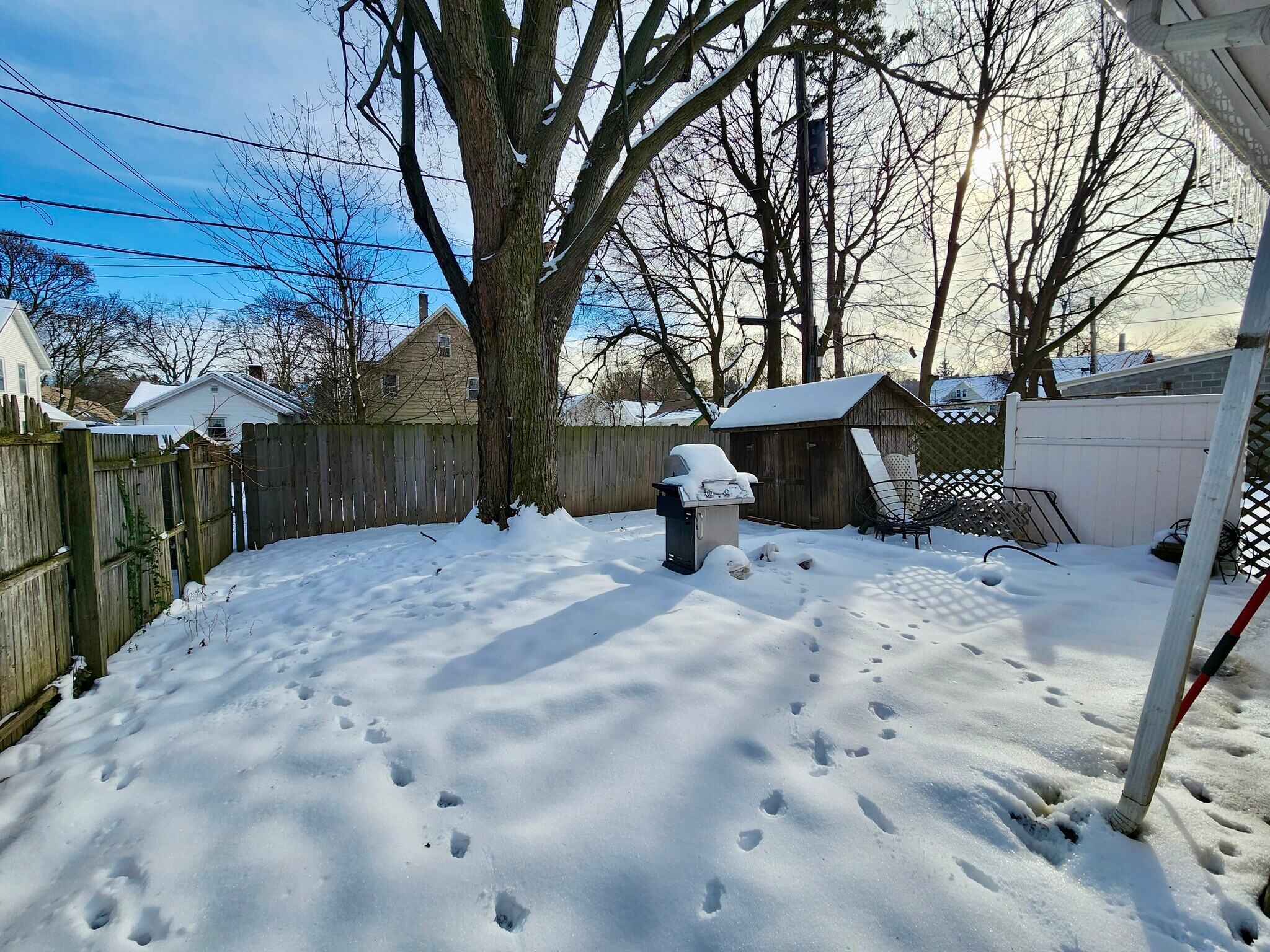 Building Photo - 814 South Ave