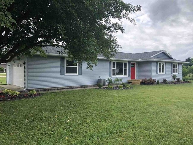 Primary Photo - Beautiful home, rural setting but close to...