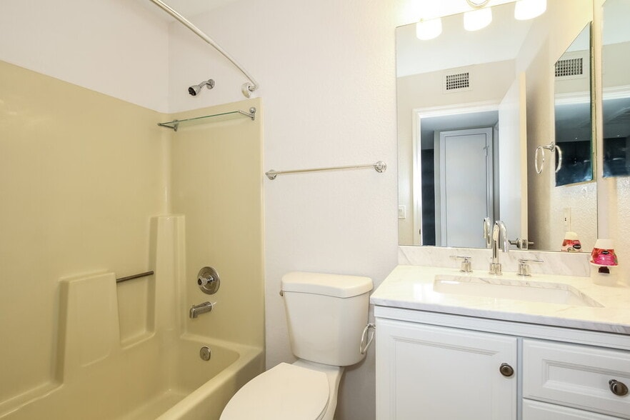 Building Photo - 4758 W Escuda Dr