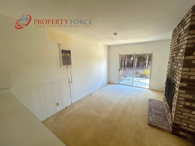 Building Photo - 2085 Ashwood Ln