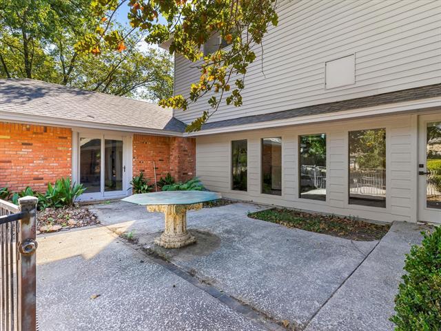 Building Photo - 1004 Overhill Dr