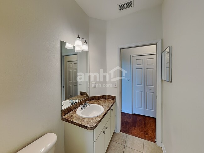 Building Photo - 1609 Delano Trent St