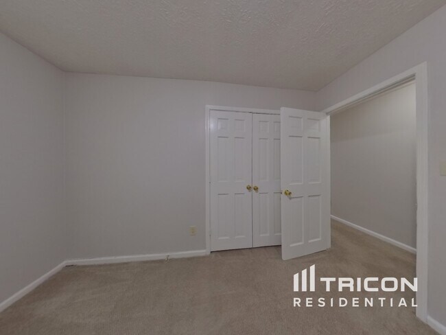 Building Photo - 955 Willow Run