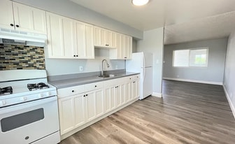 Building Photo - Oak Ridge Apartments