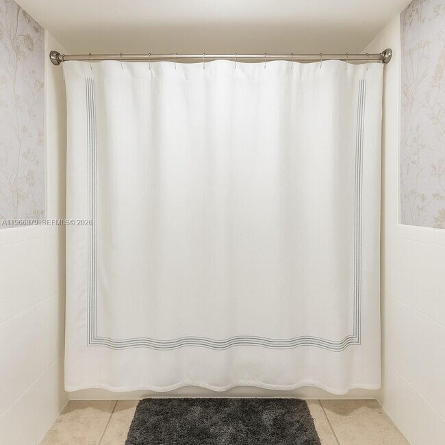 Building Photo - 17021 N Bay Rd