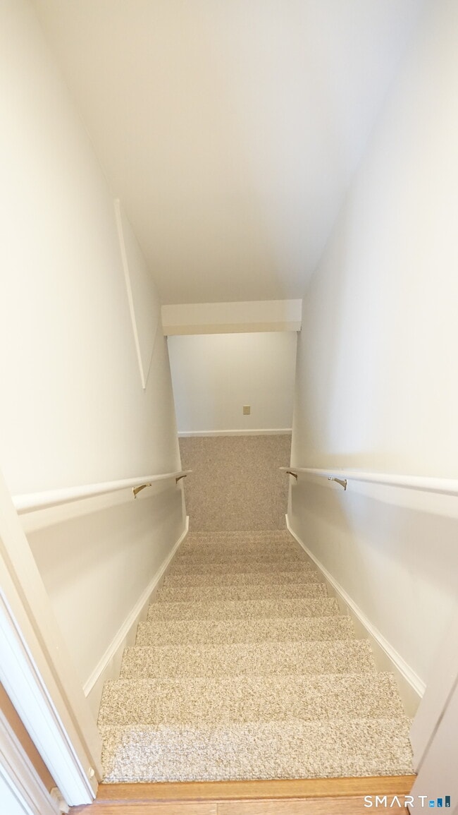 Building Photo - 328 Navajo Loop