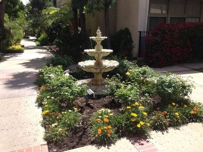 Building Photo - COMPLETELY UPDATED AND REMODELED ENCINO SP...