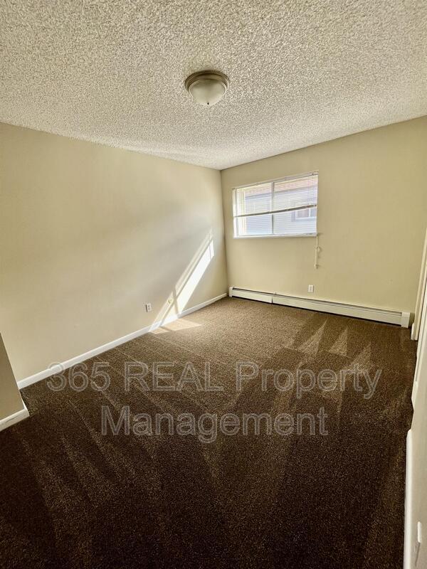 Building Photo - 709 37th Ave
