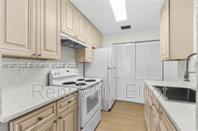 Primary Photo - 5629 Taft St