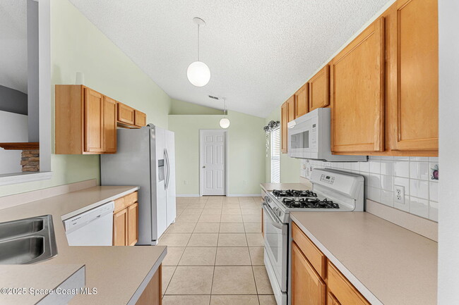 Building Photo - 2390 Savannah Blvd