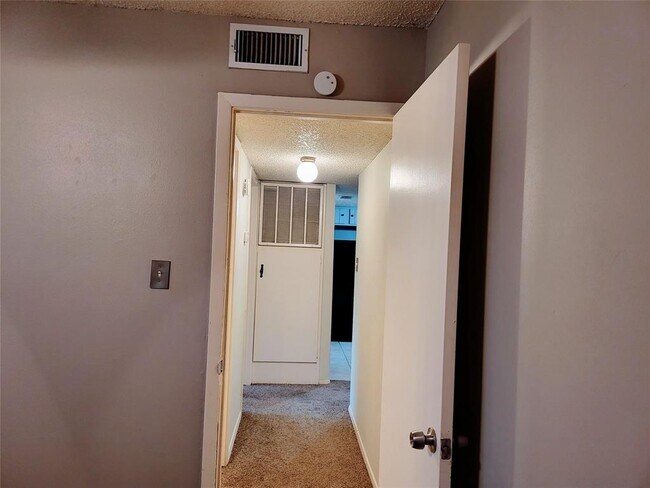 Building Photo - 3429 Willowrun Dr