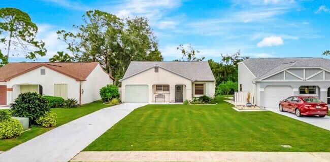 Building Photo - 1112 E Corktree Cir