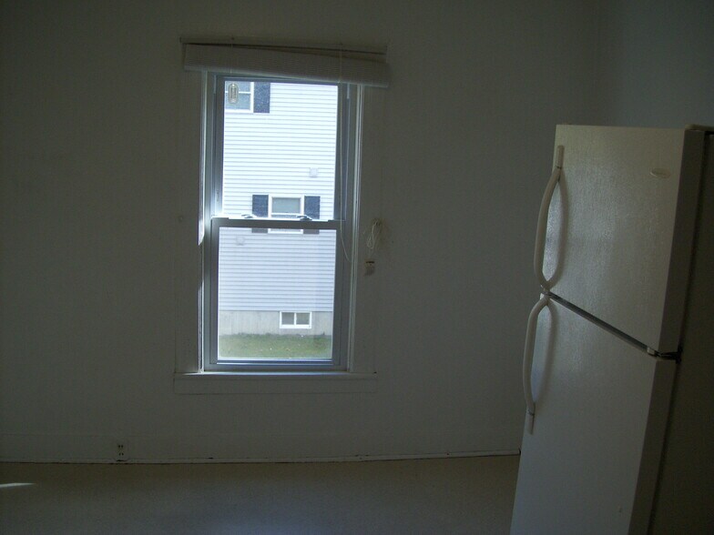 Building Photo - 54 Fair St