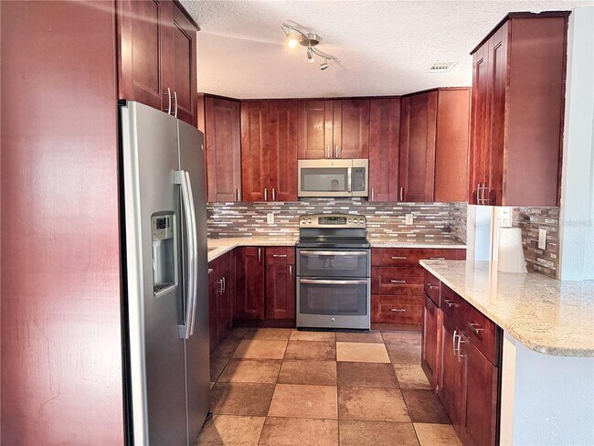 Building Photo - 912 Carvell Dr
