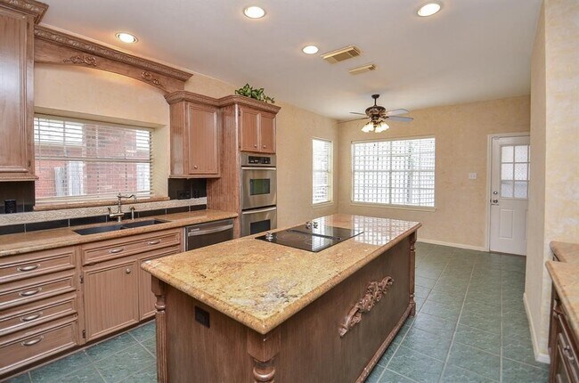 Building Photo - 16714 Colony Terrace Dr