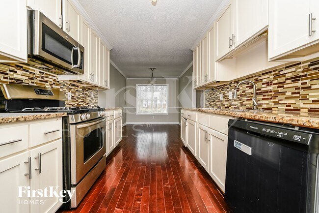 Building Photo - 1919 Chambers Rd