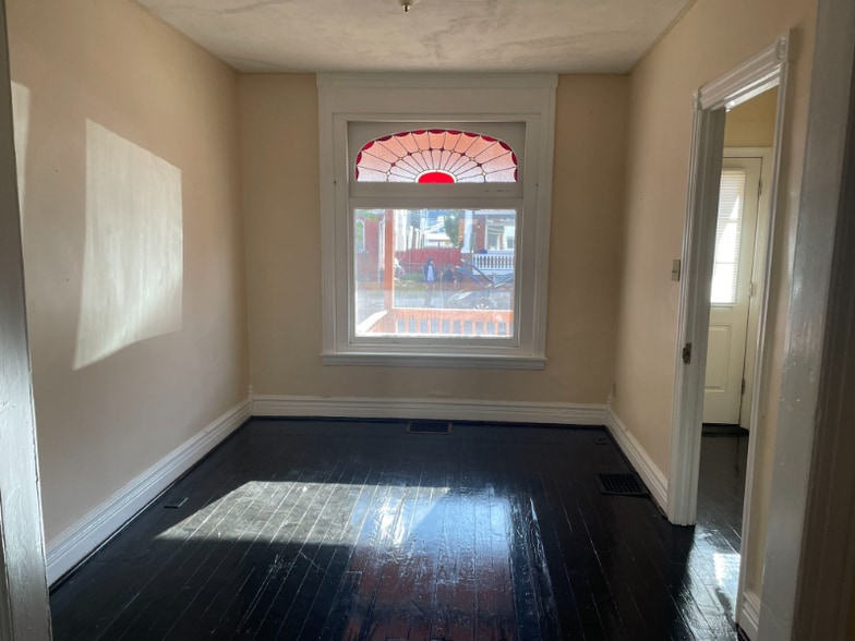 Building Photo - 609 N Ninth St