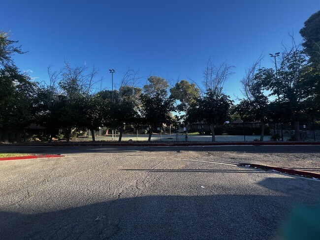 Building Photo - 301 Brookside Ln