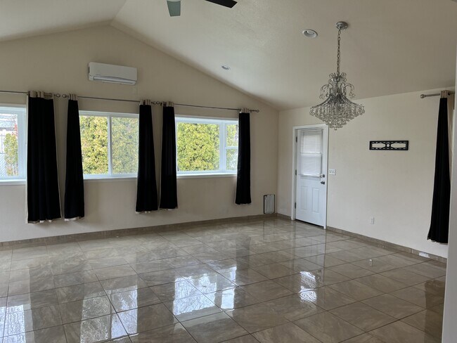 Building Photo - 2134 E Dworshak Dr