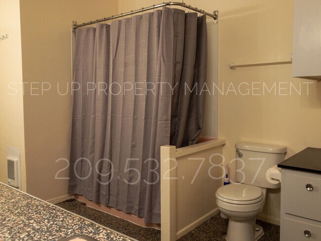 Building Photo - Outstanding 3 Bed 2 Bath near Downtown Son...