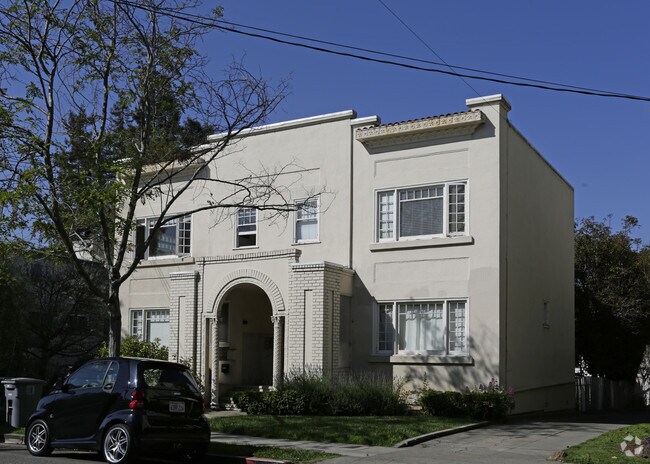 Primary Photo - 3118 College Ave