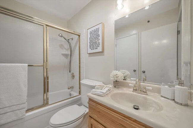 Building Photo - 2435 Rowntree Way