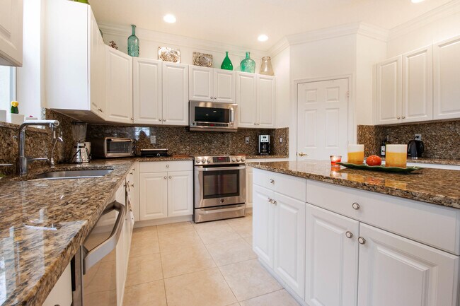 Building Photo - 2718 Misty Oaks Cir