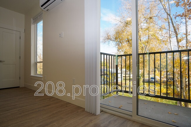 Building Photo - 4614 N Iota Ln