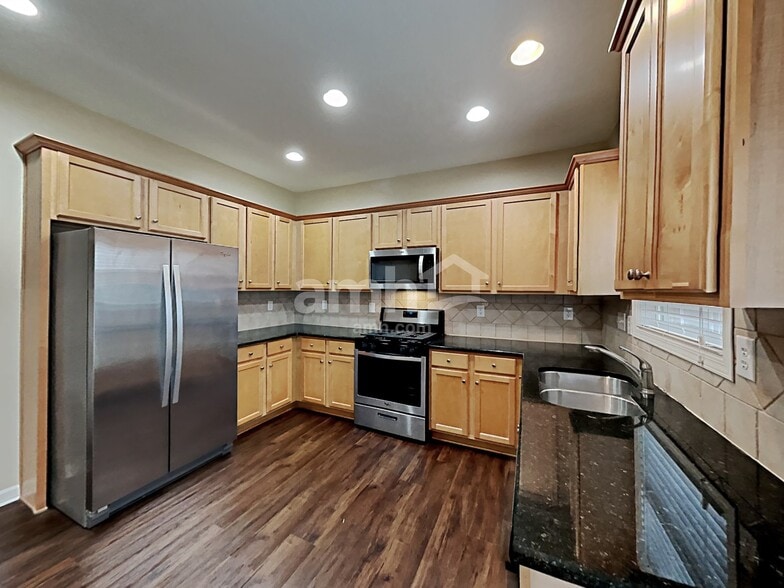 Building Photo - 2607 Swansong Ln