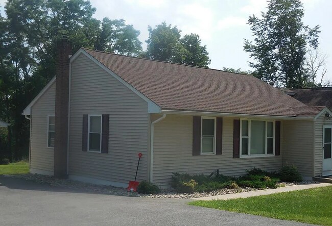 Building Photo - 20 Bauer Ln