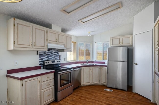 Building Photo - 4101 Paiute Blvd